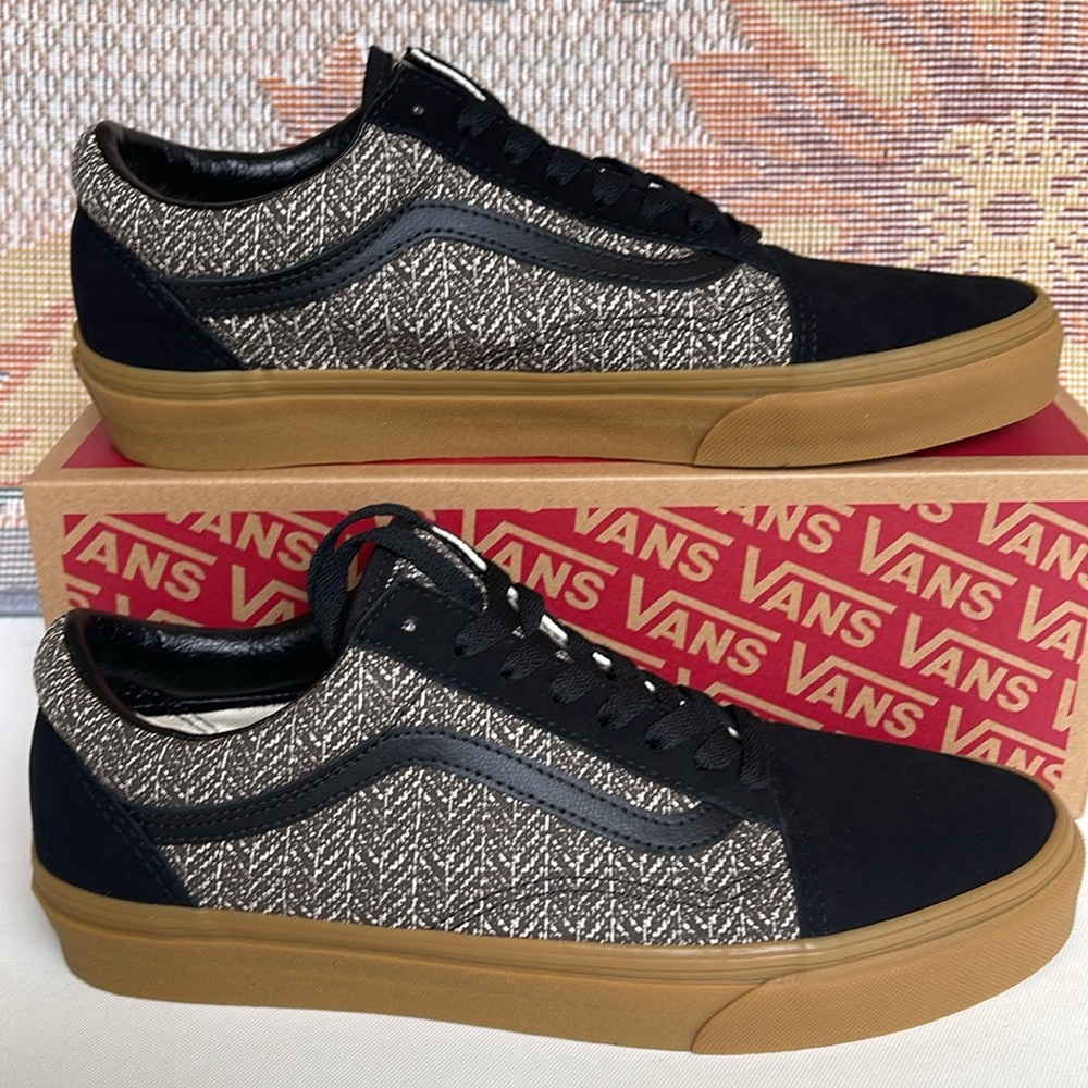 Vans WMNS Old Skool
Herringbone Black/Brown
VN000CP5YS8
Sneakers